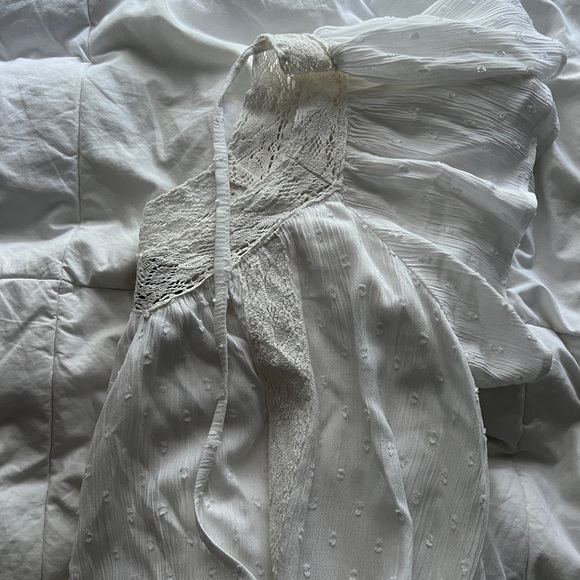 ANGIE white flutter sleeve lace detailing top size L loose Fit - Picture 9 of 16